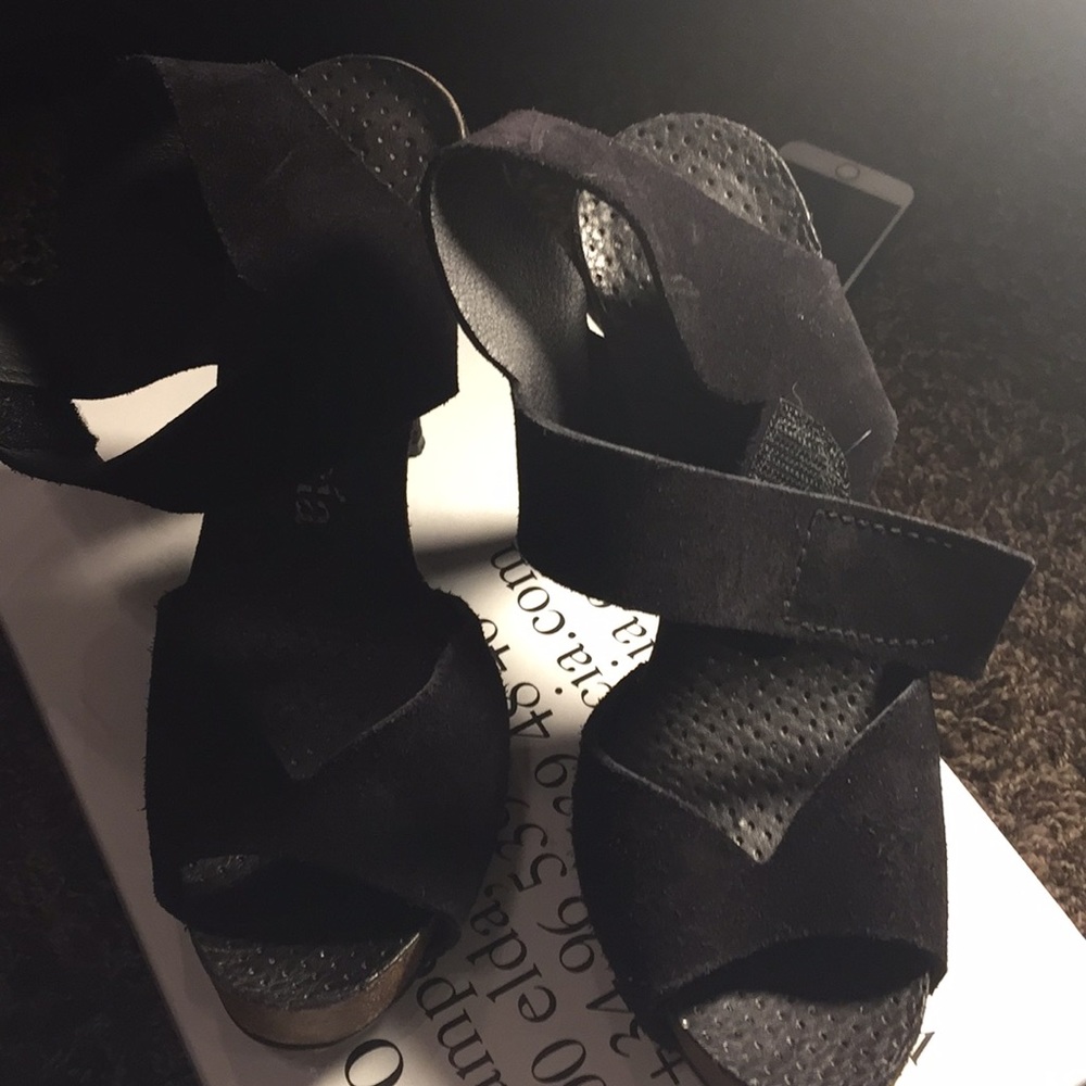 Pedro Garcia suede peony black Castro